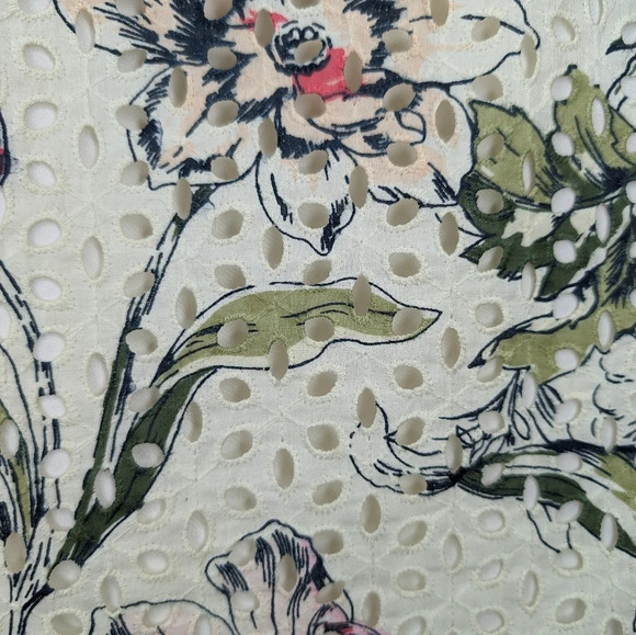 Ann Taylor Petite 0P  Eyelet Pencil Skirt Beige Floral Details Tulip Office - Picture 3 of 9